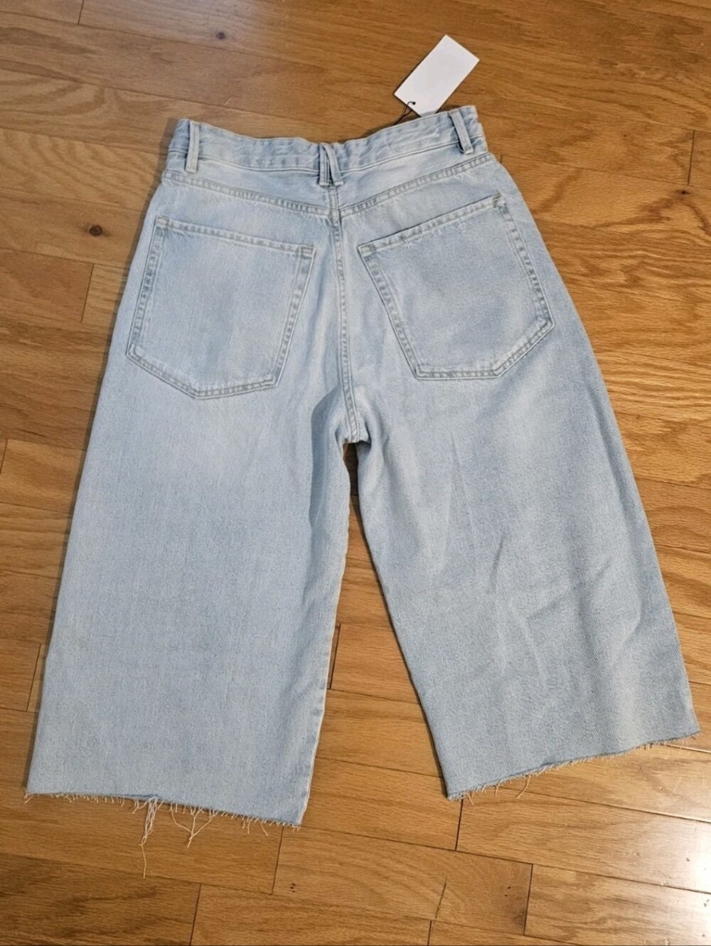 Zara High Rise Light Wash Long Denim Shorts US8 NWT - Retail $50 -revolve - Picture 7 of 9
